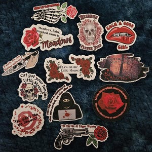 Regalos con licencia oficial de H.D. Carlton, soportes para teléfonos desplegables, llaveros, tazas, vasos, calcomanías y mucho más. Die Cut Stickers