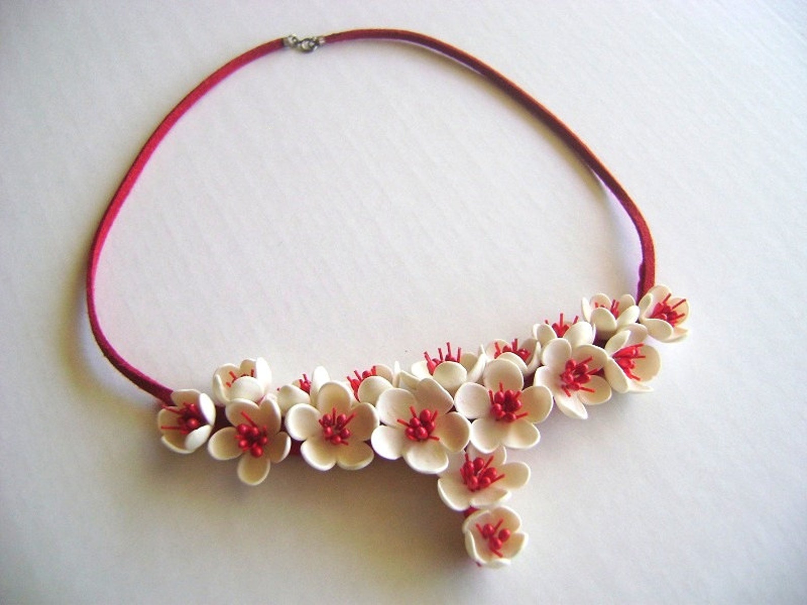 Collier Fantaisie Bordeaux Argenté - Parfait Pour Un Mariage, Une Soirée Ou Un Cadeau Romantique !