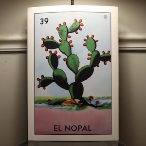 Producto físico. Impresión de tarjeta de lotería El Nopal (El Cactus). Obra de arte mexicana vintage de 13 x 19. Decoración de pared de alta calidad. Arte latino.