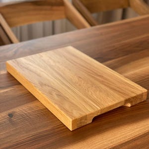 Personalized Handmade Oak Cutting Board – Durable and Stylish Kitchen Essential