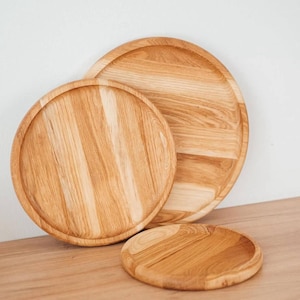 Handcrafted Wooden Pizza Tray – Solid Oak Plate, Round Serving Platter, Rustic Snack Board, Gift for Foodies, Scandinavian Kitchen Decor