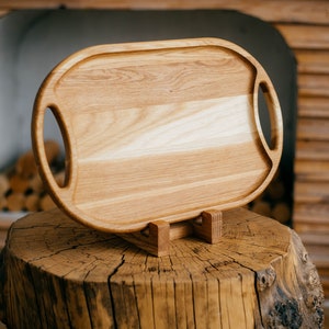 Houten ovaal dienblad met handvat, handgesneden houten dienblad, natuurlijk houten dienblad, ovaal snackblad, handgemaakt dienblad, housewarmingcadeau