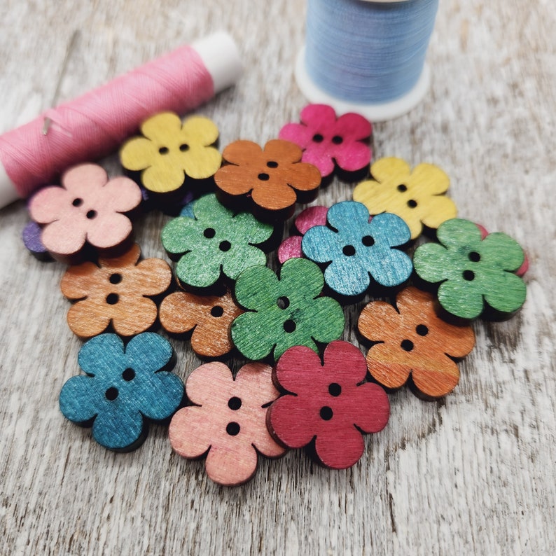 Wooden buttons flowers, Flower shaped buttons, Novelty wood buttons, Cute children buttons, 20mm, 3/4, 2 holes, Set of 10 or 20 image 1
