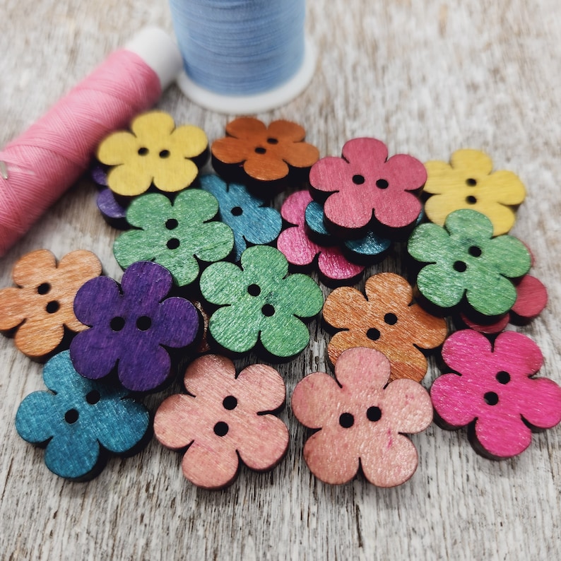 Wooden buttons flowers, Flower shaped buttons, Novelty wood buttons, Cute children buttons, 20mm, 3/4, 2 holes, Set of 10 or 20 image 2