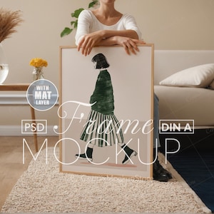Framemodel met persoon, realistische a1 a2 a3 a4 realistische hand minimale poster, vrouw zitten woonkamer dun hout, PSD Photoshop interieursjabloon DIN