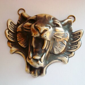 Winged Lion Pendant, Great Detailing, Wonderful Vintage Patina, Rings Metal Bonded For A Quality Jewelry Component, Looks Professional, USA image 2