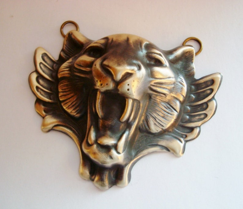 Winged Lion Pendant, Great Detailing, Wonderful Vintage Patina, Rings Metal Bonded For A Quality Jewelry Component, Looks Professional, USA image 2