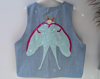 Luna Moth Blue Denim kamizelka haftowana