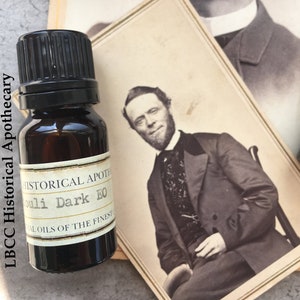 オーガニックダークパチョリエッセンシャルオイル：100％ピュア、アロマセラピー（10ml）