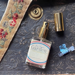 Vegan Jane Austen&#39;s Garden Perfume: Woodsy White Floral Botanical Scent