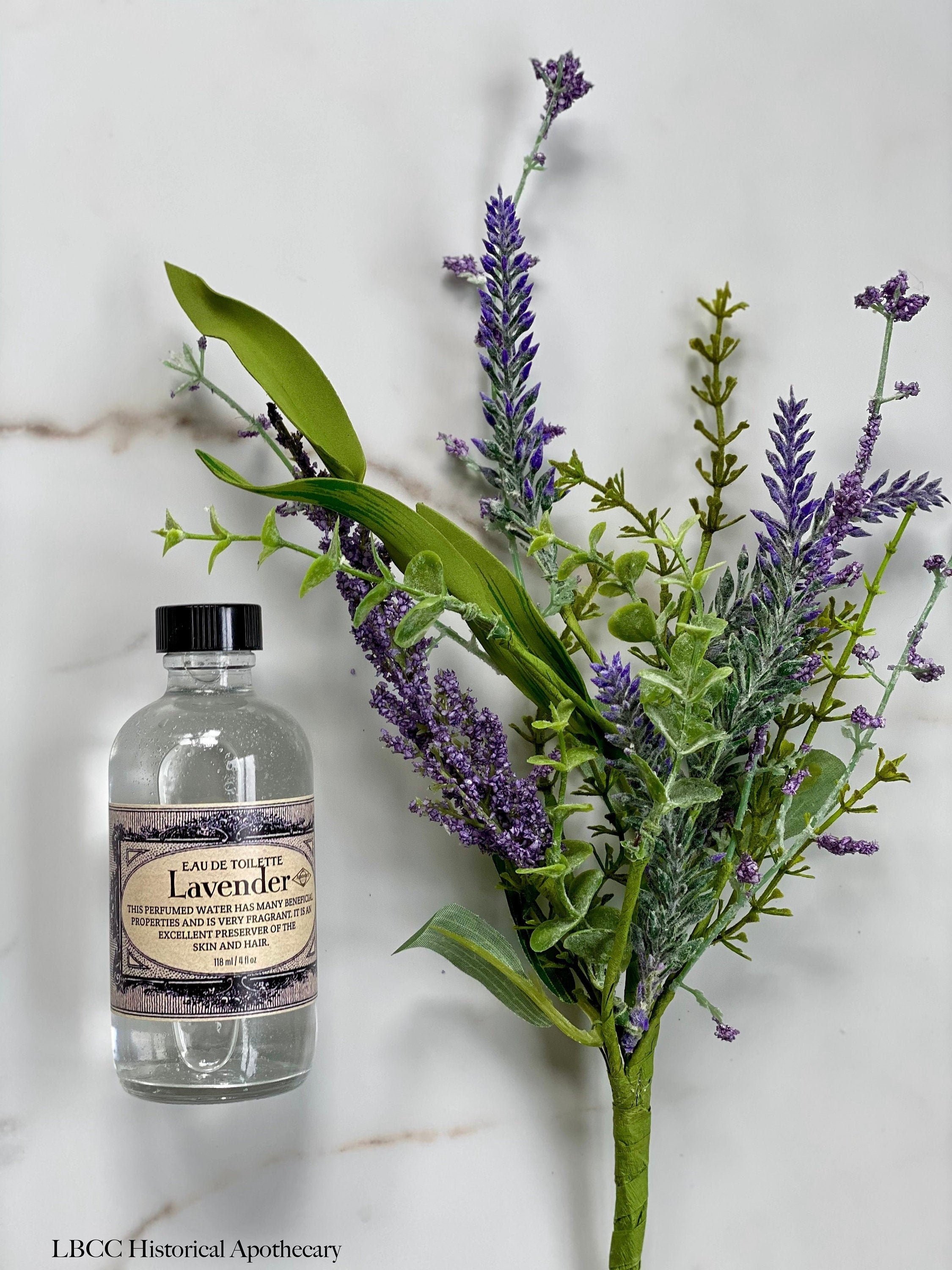 Лаванда прованс эфирное масло. Лаванда вода. Гидролат цветочная вода. Лаванда для чувствительной кожи. Лаванда для чувствительной кожи.
