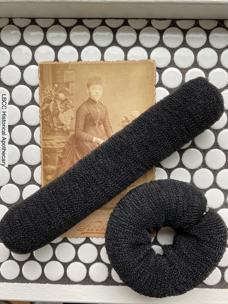 Historical Hair Helper Black Historical Hair Roll Vintage Hair Roll Edwardian Hair Roll Bun Maker Long Hair Rats Snap Together Bild 10