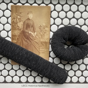 Historical Hair Helper Black Historical Hair Roll Vintage Hair Roll Edwardian Hair Roll Bun Maker Long Hair Rats Snap Together Bild 4