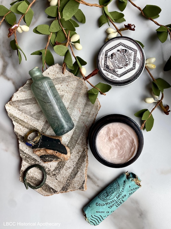 1825 Parisian Pomade: Medium Hold, Fresh Scent