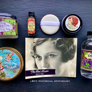 1922 Vintage Cosmetic Beauty Box Set: Flapper Gift