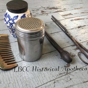 18th Century Hair Powder Shaker: No Poo Dry Shampoo Dispenser