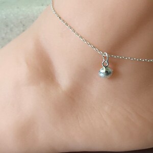 Seashell Anklet, Solid Silver Dainty Ankle Bracelet, Gift for daughter, Tropical wedding gift, Handmade Summer Jewelry, Gift for BFF
