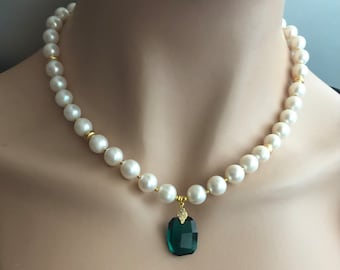 Handmade Freshwater Pearl and Crystal Necklace Gold, Emerald Green Crystal Pendant Necklace, Wedding Jewelry for Mother of the Bride, Groom