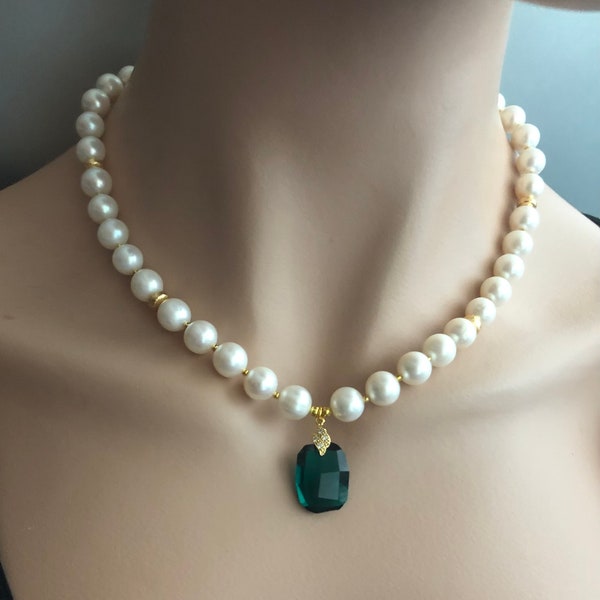 Handmade Freshwater Pearl and Crystal Necklace Gold, Emerald Green Crystal Pendant Necklace, Wedding Jewelry for Mother of the Bride, Groom