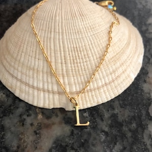 Letter Bracelet, Dangle Initial Bracelet, Personalized Bracelet Gold, Gift for Mom, Initials Jewelry, Bridesmaid Gift, Personalized Jewelry