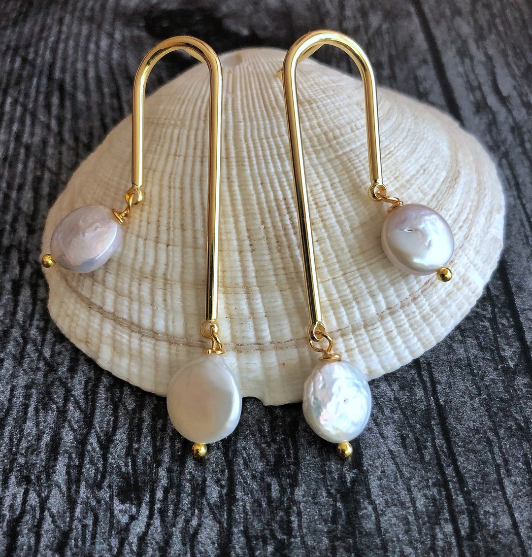 Gold Sparkle Arch Earring main image 0