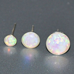 Opal Ohrstecker, weiße Opal Ohrringe Sterling Silber, Opal Ohrstecker 8 mm 6 mm 4 mm, Oktober Geburtsstein, Opal Schmuck, Geburtstagsgeschenk für Frau