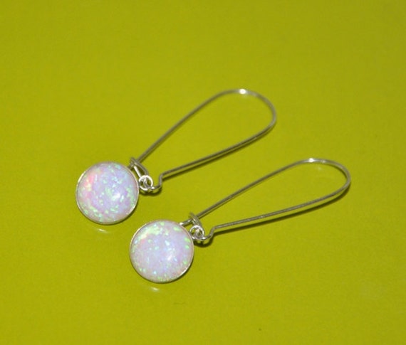 Boucles D'oreilles En Argent Sterling Avec Opale Blanche Synthétique - 7.5 Mm - Neuf