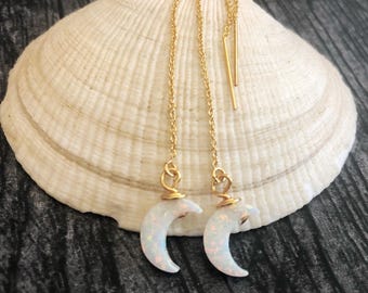 Opal Moon örhängen guld, Opal Threader örhängen långa, Vita Opal Dangle örhängen, Oktober födelsesten, Celestial Opal smycken, Present till BFF