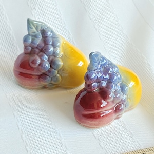 Shawnee Pottery Fruit Salt & Pepper Shakers/Vintage Ceramic Salt and Pepper Shakers.