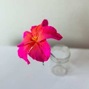 Fiore di ibisco in carta crespa - Rosa