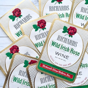 Lot de 5 étiquettes de vin vintage - étiquettes vintage, étiquettes NOS, journal indésirable, papier éphémère, éphémères vintage, art altéré, fournitures de création