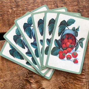 jeu de cartes vintage fraises - lot de 6 - papier éphémère, journal indésirable, fraise nature, fournitures créatives, album de collage art altéré