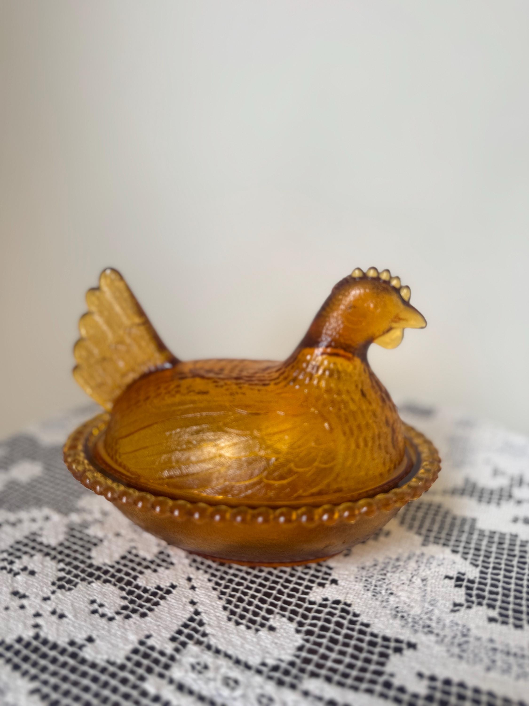 【送料無料】インディアンガラス 小物入れ ニワトリ Hen on Nest Indiana glass hen on a nest glass - Etsy 日本