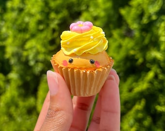 Mini Cupcake Sculptures: Spring Theme