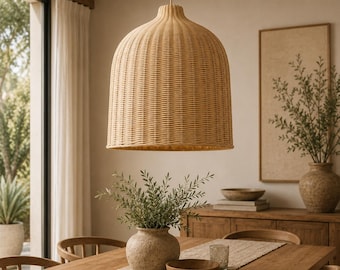 Paralume a sospensione in rattan intrecciato a mano / Illuminazione moderna e organica in stile costiero (grande)