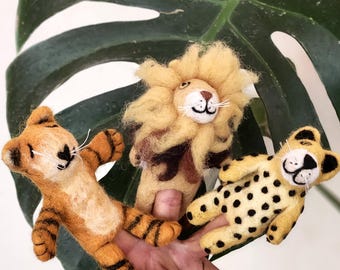 Marionnettes à doigt en feutre de laine faites main : lion, tigre, léopard Waldorf Toys