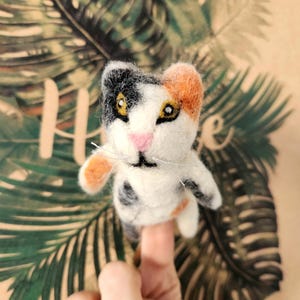 Felt Cat Finger Puppet – Handmade Wool Puppet Toy – Cute Kitty for Kids – Storytime and Christmas Gift Idea