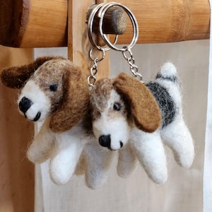 Felt Dog Keychain - Handmade Wool Dog Bag and Purse Charm - Cadeau Chien - Schlüsselanhanger Hund - Cute Beagle Gift for Dog Lovers