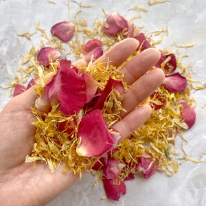 Wedding Confetti Dried Flower Natural Petal Confetti Biodegradable Wedding Exit Toss Confetti Basket Petal Wedding Aisle Decor Confetti Bulk