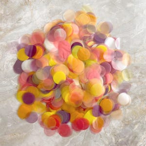Reispapier-Konfetti Biologisch abbaubares wasserlösliches Konfetti für die Abschlussfeier Schulende Feier Werfen Sie umweltfreundliche Konfetti in Masse