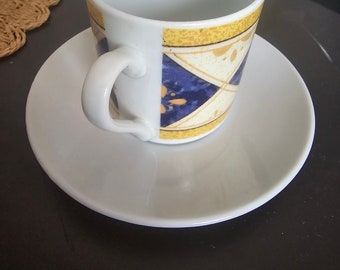 arabic cofe cup white and blue