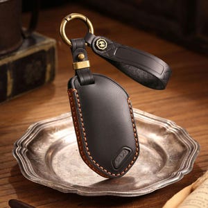 Handgefertigte Leder Schlüsselanhänger Cover Fit für 2024+ Kia, Personalisierte Autoschlüssel Hülle Fit für Kia, Geburtstagsgeschenk für Sie und Ihn