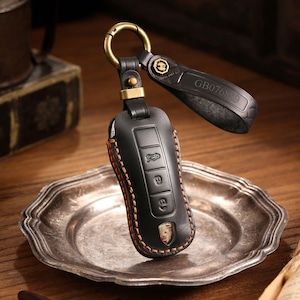 Funda de cuero personalizada para llavero de Porsche Cayenne, Taycan, Palamera, Macan, 718, 911, etc., hecha a mano, regalo de cumpleaños para él.