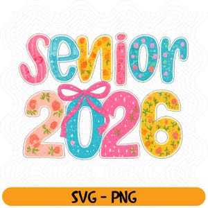 コケットシニア2026 PNG、ガーリーな2026年卒業クラスのシャツデザイン、プレッピーシニアママPNG、ピンクレースの卒業式昇華プリント、高校シニアPNG