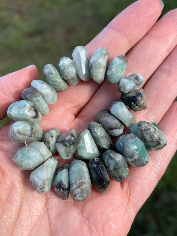 Natural 2024 emerald beads