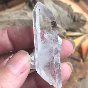 Penetrator quartz crystal collectable not polished point