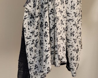 Flower print cream and black - lace flip vest