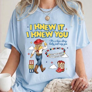 Komfortfarben TS Jessie Cow Girl Toy Story Shirt, Sie haben einen Freund in mir T-Shirt, Toy Story 5 Ich wusste es, ich kannte Sie Shirt, Disneyland Trip Tee Bild 2