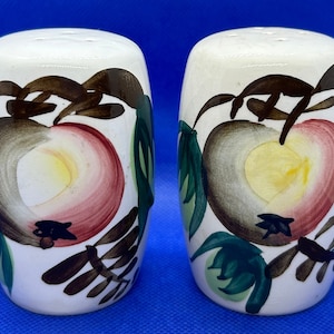 Vintage White Apple/Peach Salt & Pepper Shaker Hand Painted Ceramic Made in Japan