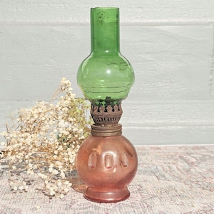 Stunning VINTAGE Green & Peach Oil Hurricane Lamp * Mid-Century * Gorgeous Miniature Lamp with Glass Shade in Striking Colours! *Small Chip*